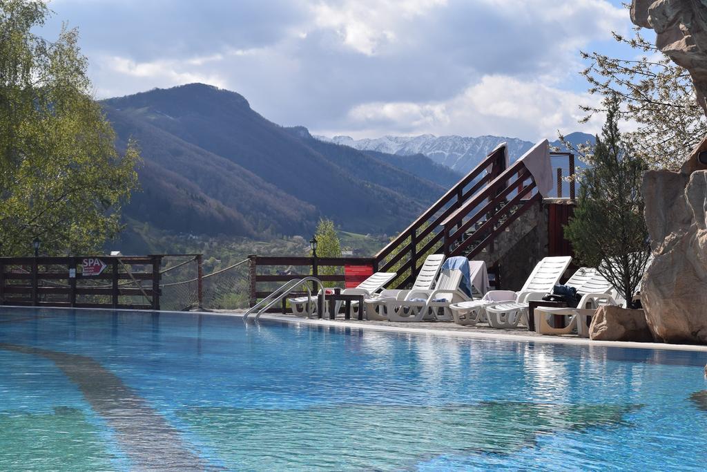 hotel sinaia cu piscina